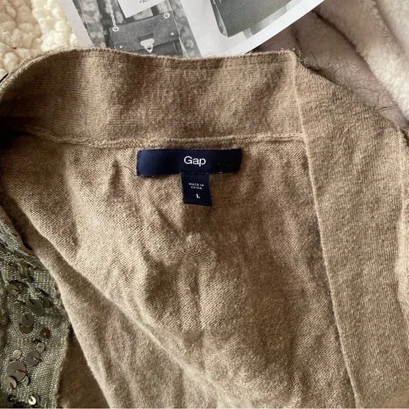 Gap cardigan size large - Picture 7 of 7